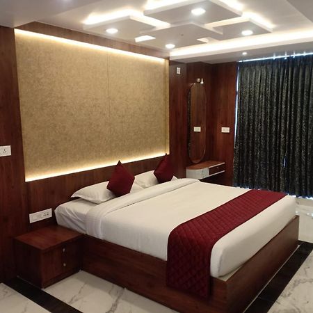 Lakshmi Mahal - V Inn Thiruvarur Екстериор снимка