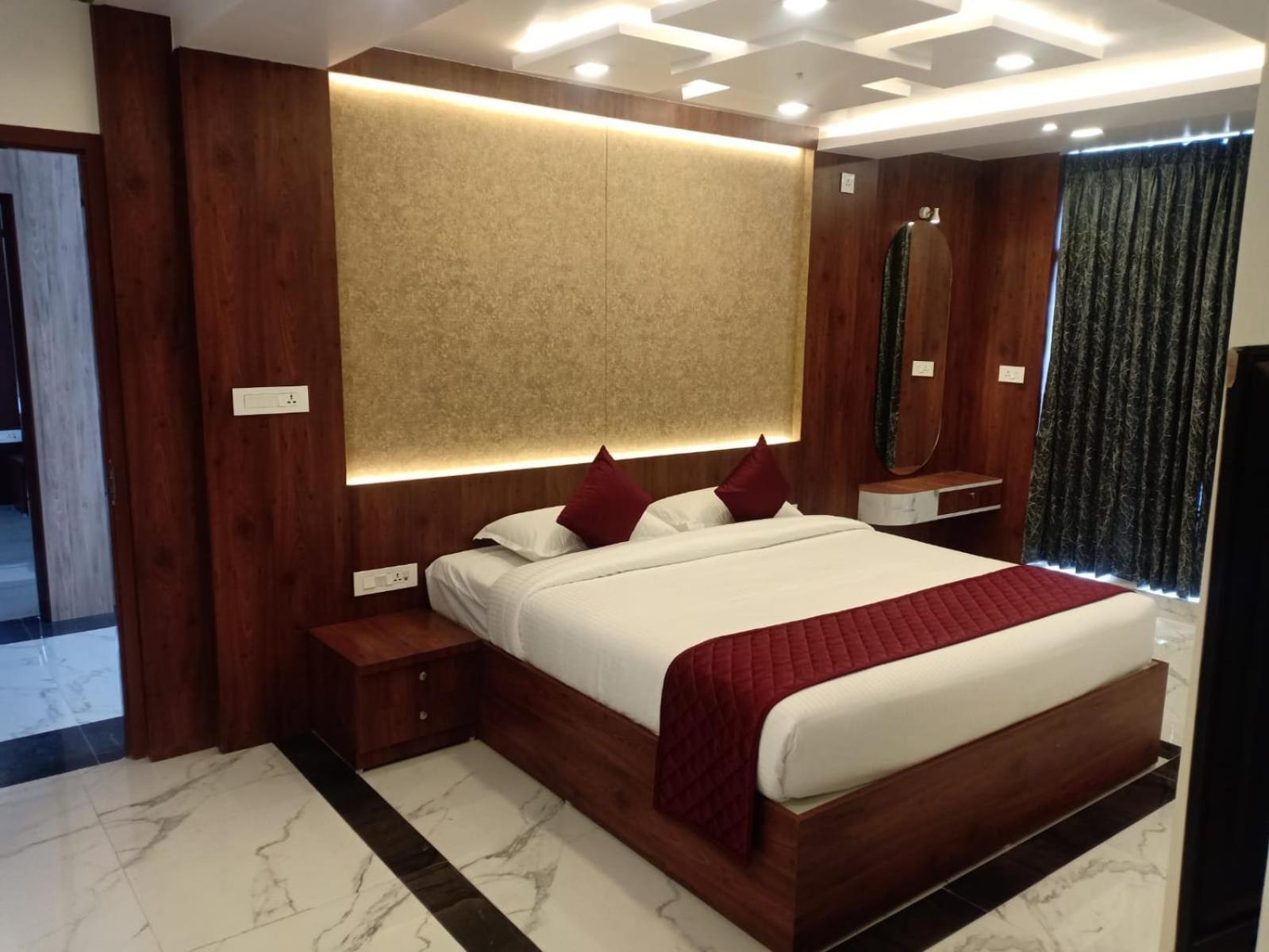 Lakshmi Mahal - V Inn Thiruvarur Екстериор снимка